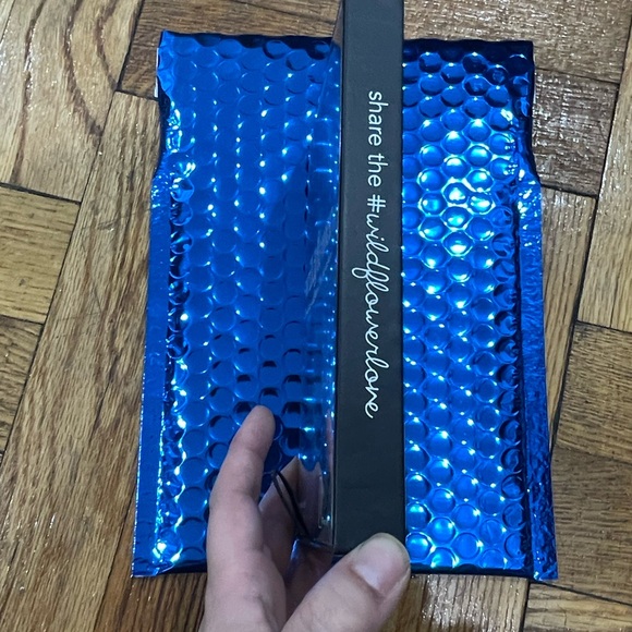 Wildflower NWT Cowprint iPhone Xr protective case - Picture 3 of 5